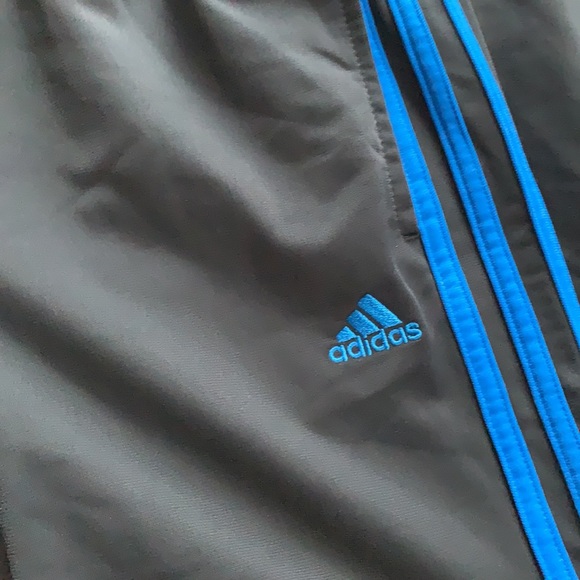 Ladies like new adidas track pants - Picture 2 of 3